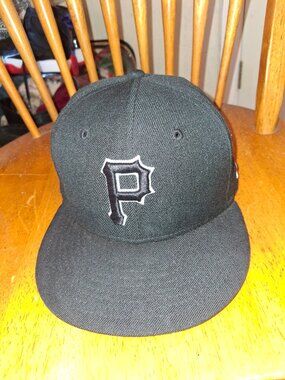 Hat P